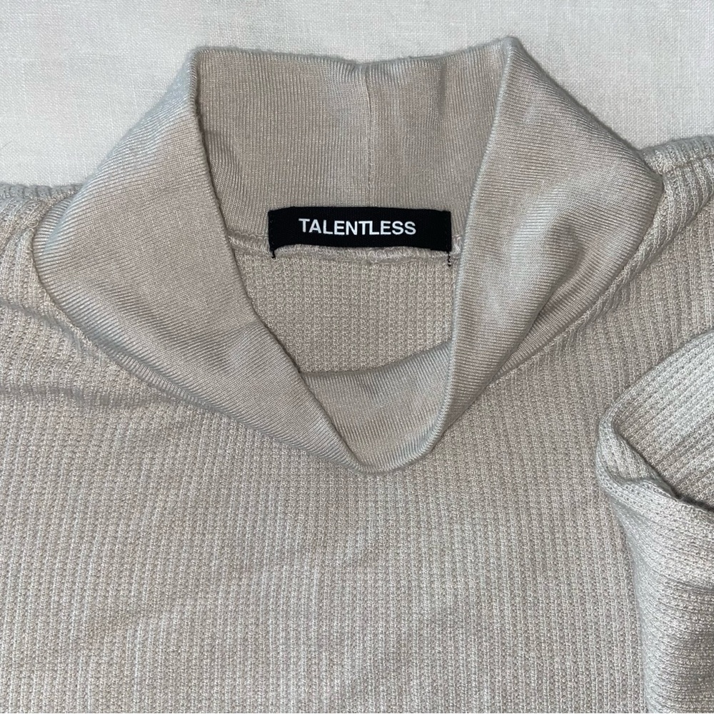 TALENTLESS MOCK NECK TOP